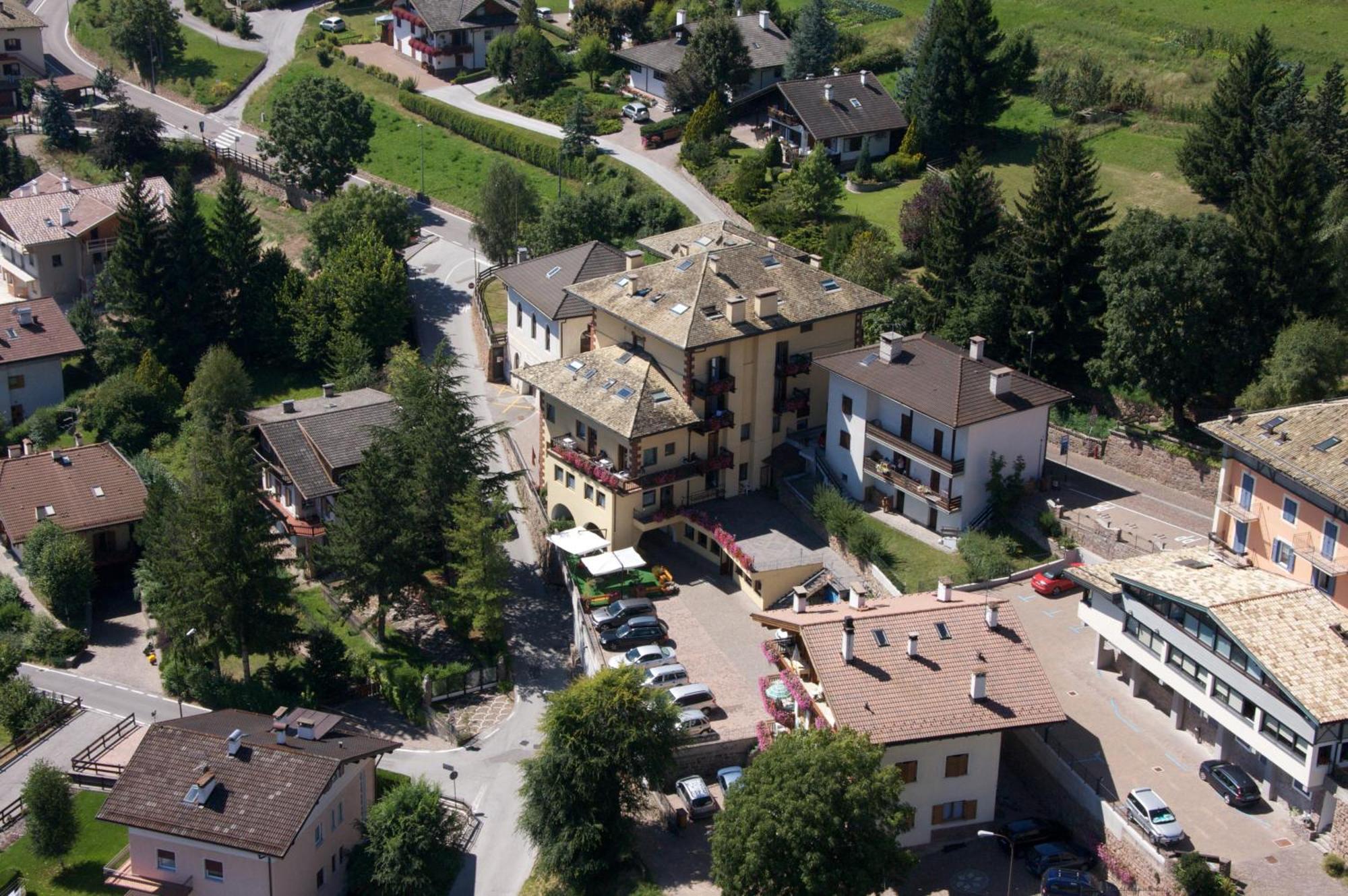 Hotel Corona Карано Экстерьер фото